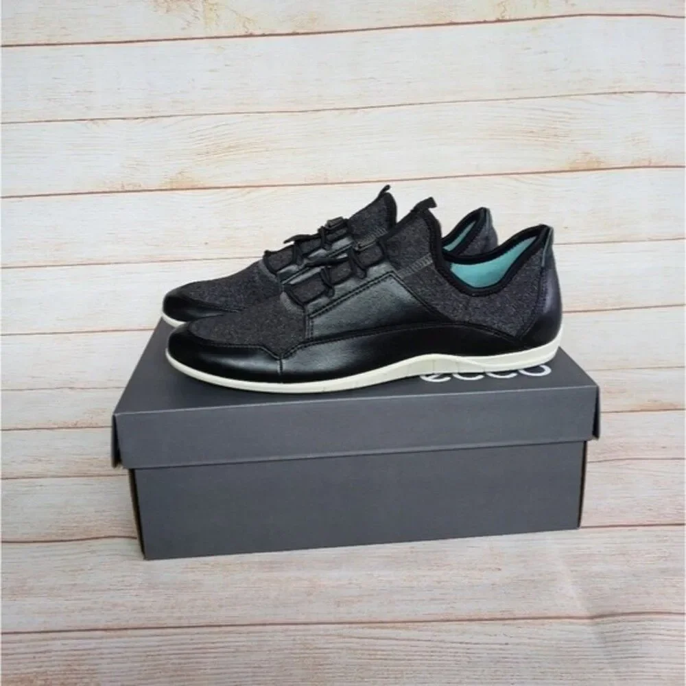 ECCO Women's Bluma Casual Walking Comfortable Sneakers Shoes in Black/White